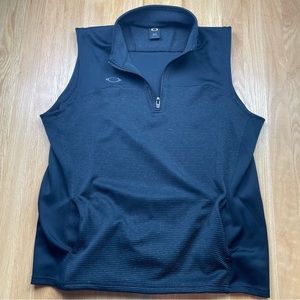 Oakley Mens Lightweight Sleeveless 1/4 Zip Pullover charcoal color Size XL